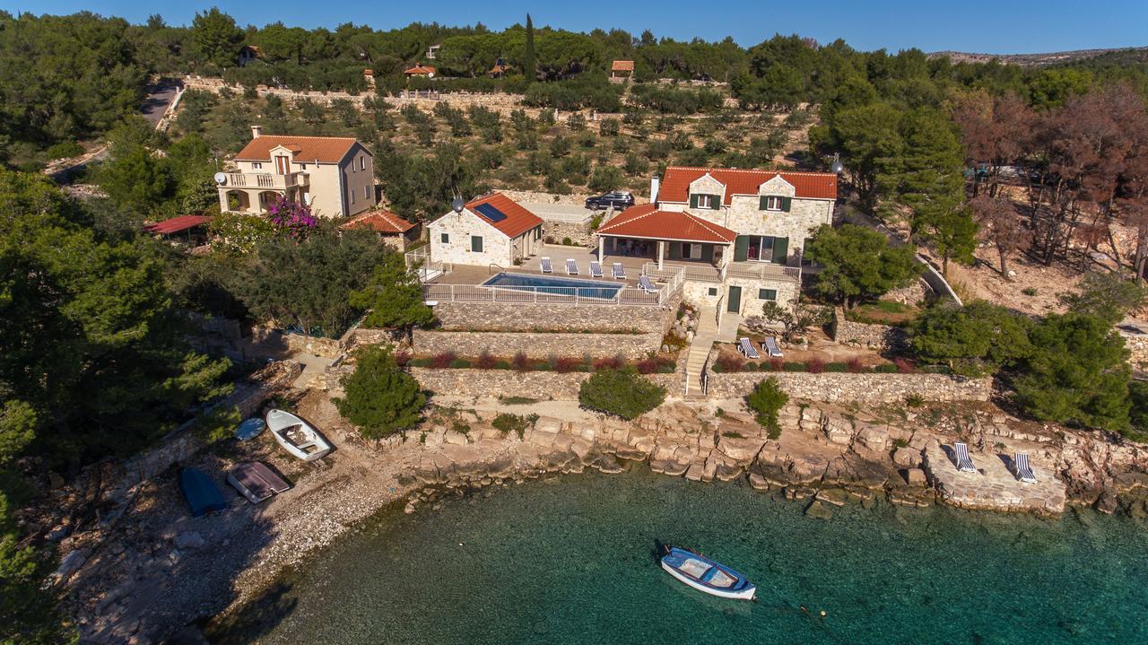 Luxury Villa Kate - In Lucice Bay With Turquoise Sea, Amazing Seaviews, And Heated Pool มิลนา ภายนอก รูปภาพ